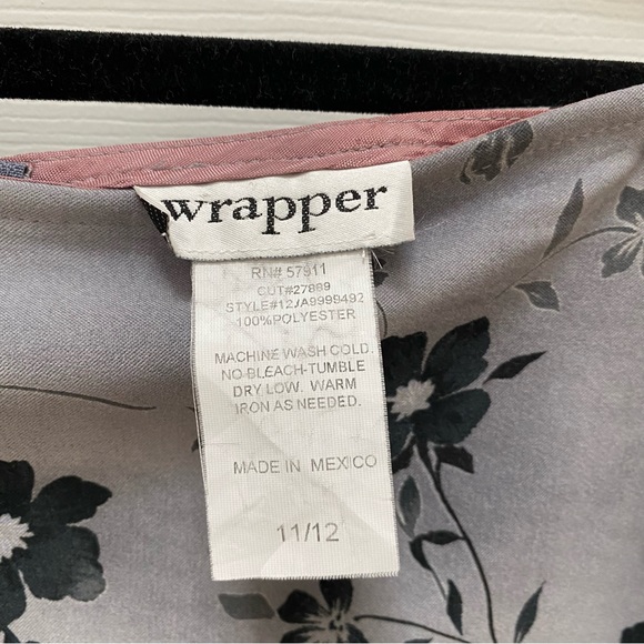 🍂SOLD🍂Wrapper Grey Floral Mini Skirt With Side Slits - Picture 2 of 4